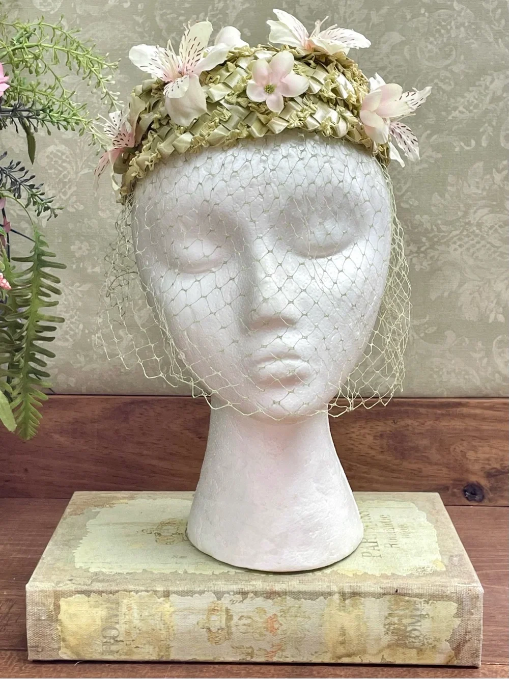 Vintage 1950s Green Straw Flower Fascinator Hat Birdcage Veil Pink Floral Whimsy